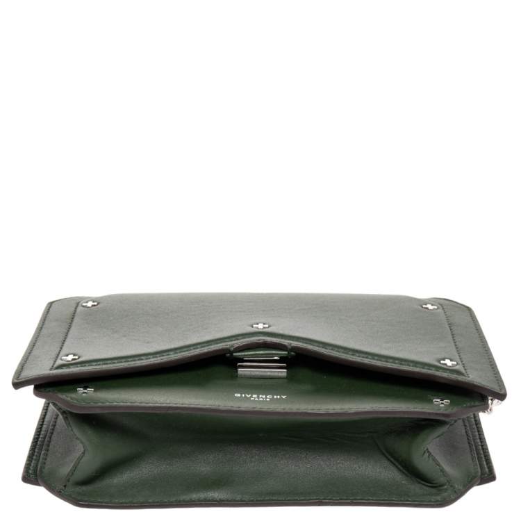 مملوكة مسبقًا Givenchy Green Leather Bow Cut Flap Crossbody Bag
