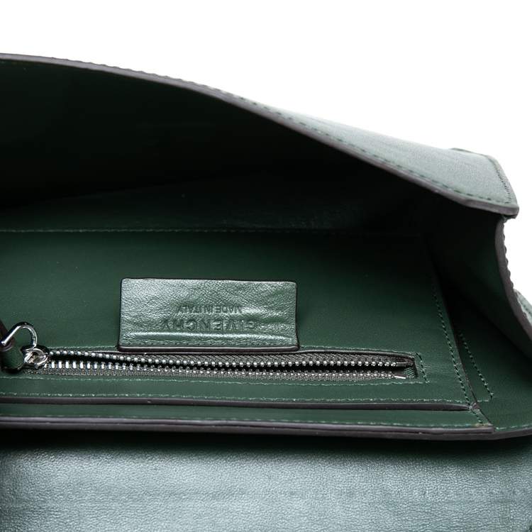 مملوكة مسبقًا Givenchy Green Leather Bow Cut Flap Crossbody Bag
