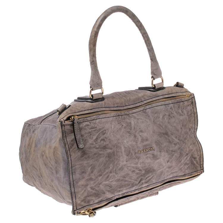 مملوكة مسبقًا Givenchy Pale Mauve Crinkled Leather Old Medium Pandora Shoulder Bag