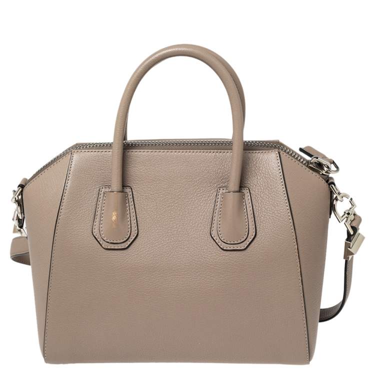 مملوكة مسبقًا Givenchy Dark Beige Leather Small Antigona Satchel