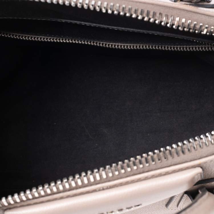 مملوكة مسبقًا Givenchy Dark Beige Leather Small Antigona Satchel