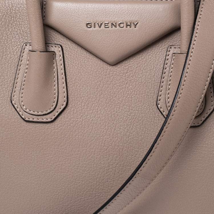 مملوكة مسبقًا Givenchy Dark Beige Leather Small Antigona Satchel