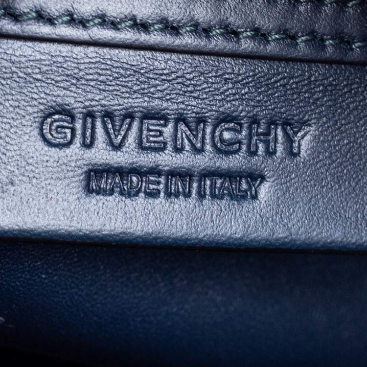 مملوكة مسبقًا Givenchy Emerald Python Mini Antigona Satchel