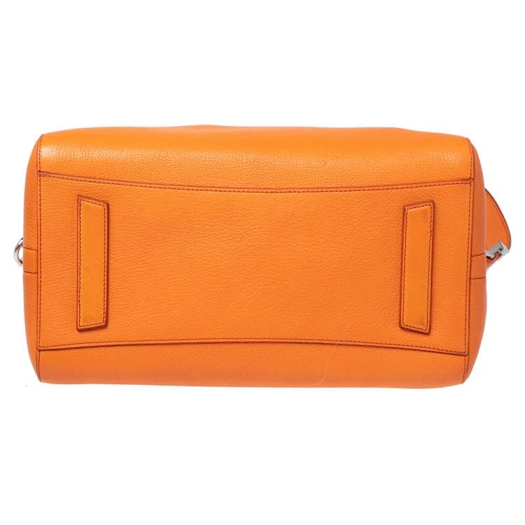 مملوكة مسبقًا Givenchy Orange Leather Medium Antigona Satchel 