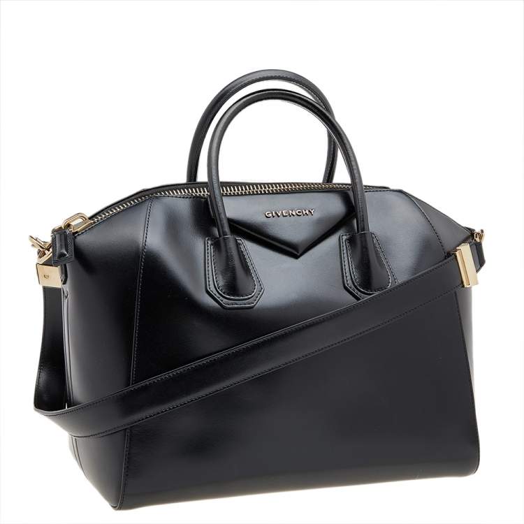 مملوكة مسبقًا Givenchy Black Leather Medium Antigona Satchel