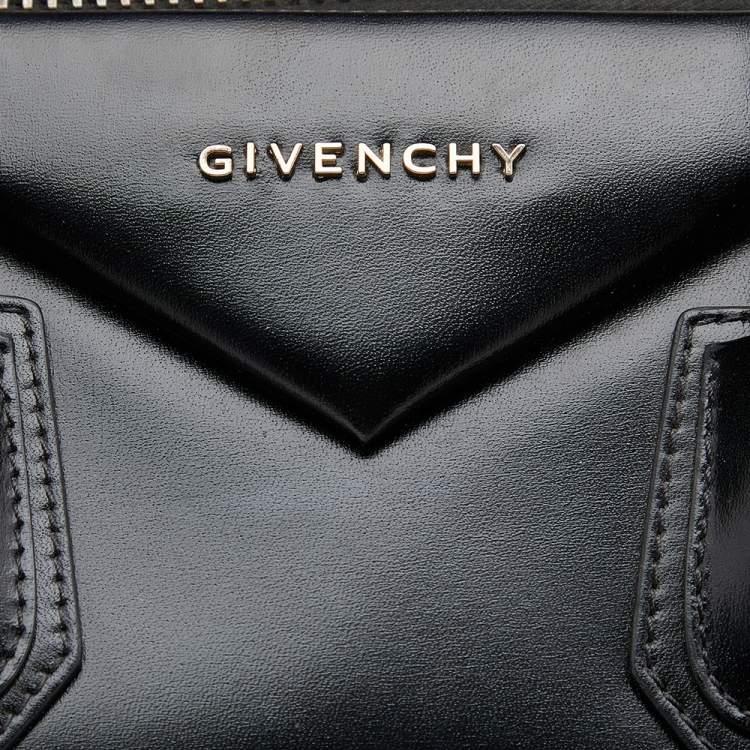 مملوكة مسبقًا Givenchy Black Leather Medium Antigona Satchel