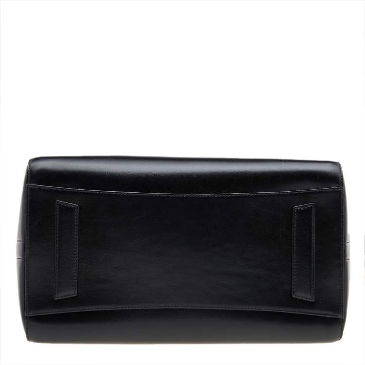 مملوكة مسبقًا Givenchy Black Leather Medium Antigona Satchel