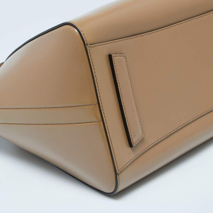 مملوكة مسبقًا Givenchy Beige Leather Medium Antigona Satchel