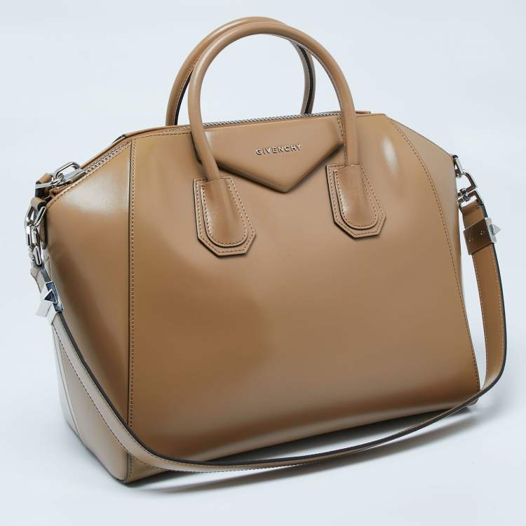 مملوكة مسبقًا Givenchy Beige Leather Medium Antigona Satchel