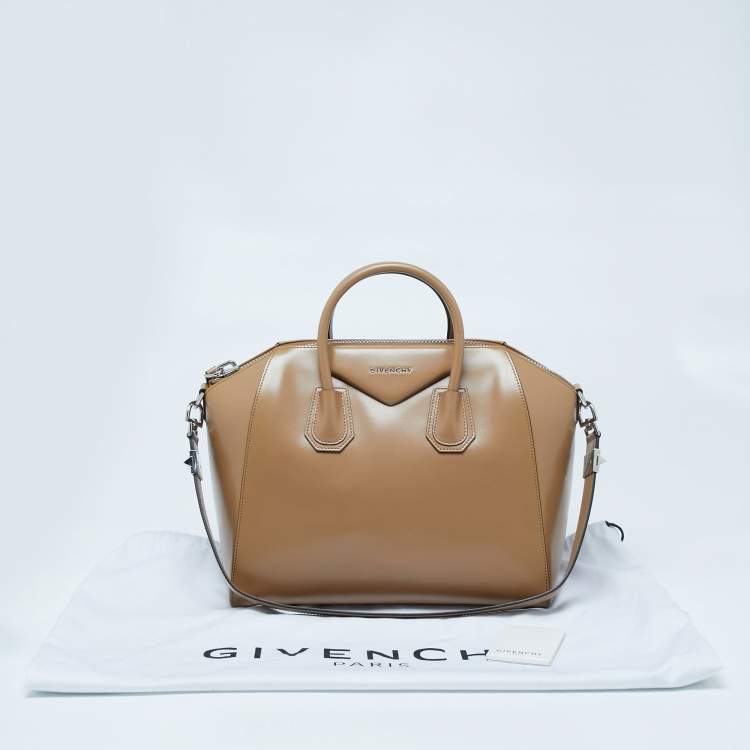 مملوكة مسبقًا Givenchy Beige Leather Medium Antigona Satchel