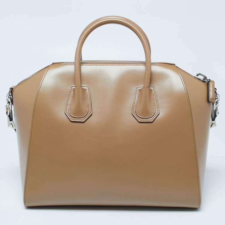مملوكة مسبقًا Givenchy Beige Leather Medium Antigona Satchel