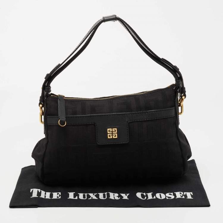 مملوكة مسبقًا Givenchy Black Signature Fabric Logo Shoulder Bag