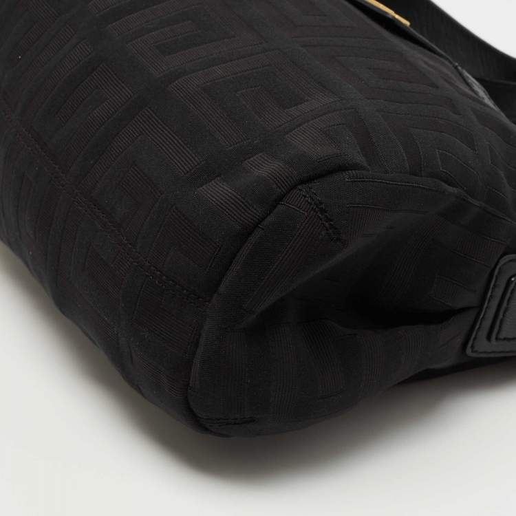 مملوكة مسبقًا Givenchy Black Signature Fabric Logo Shoulder Bag