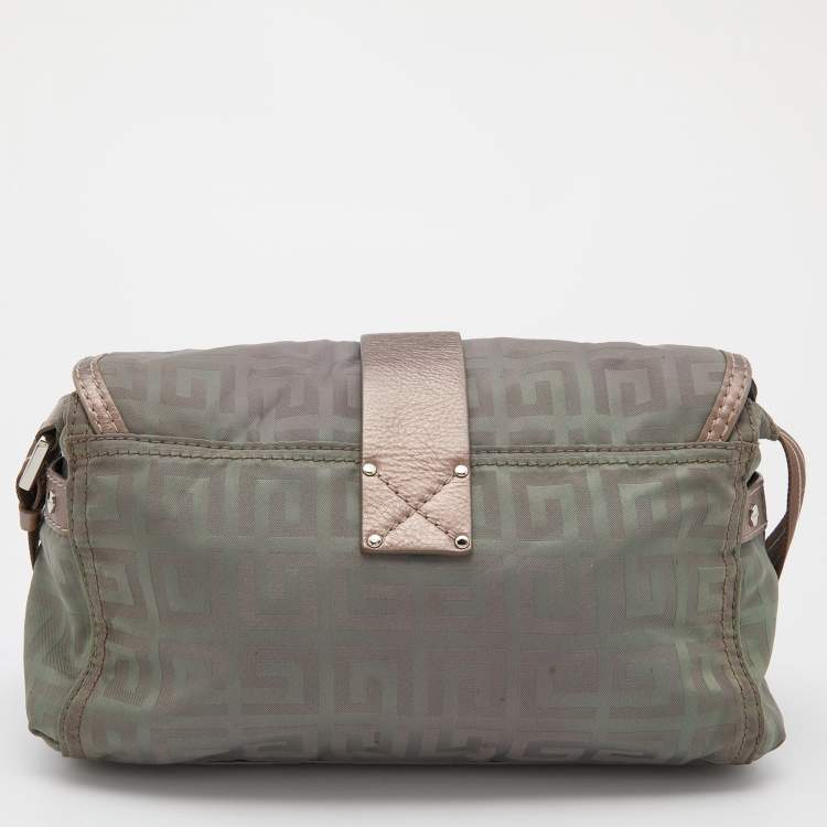مملوكة مسبقًا Givenchy Green/Metallic Signature Nylon and Leather Flap Shoulder Bag 