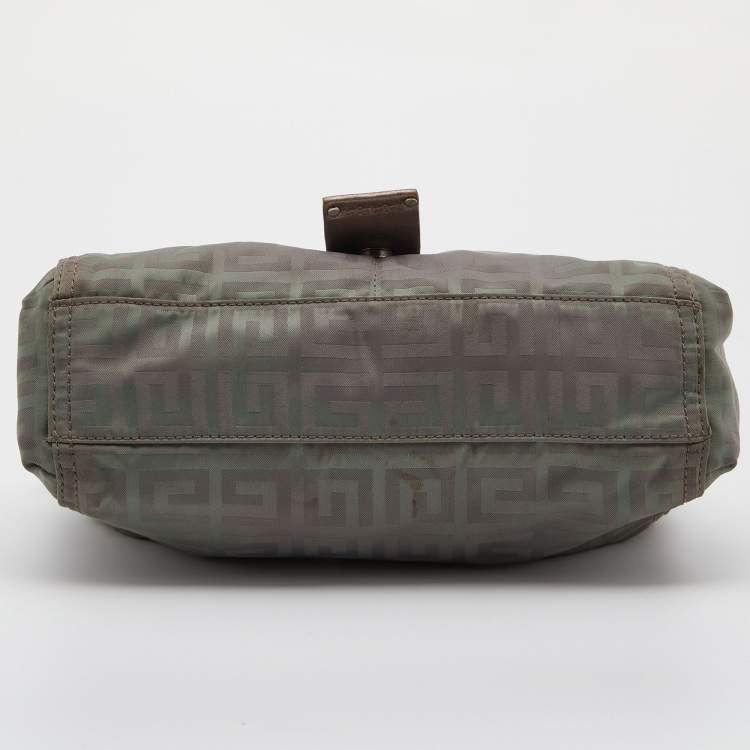 مملوكة مسبقًا Givenchy Green/Metallic Signature Nylon and Leather Flap Shoulder Bag 