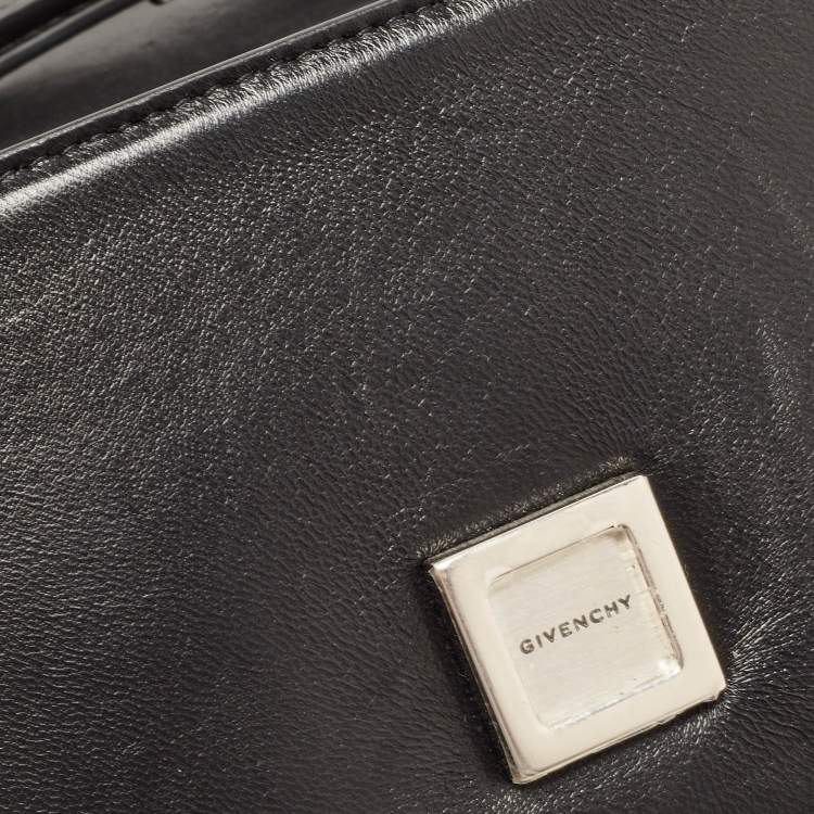 Pre Owned Givenchy Black Quilted Leather 4G Logo Flap Crossbody Bag