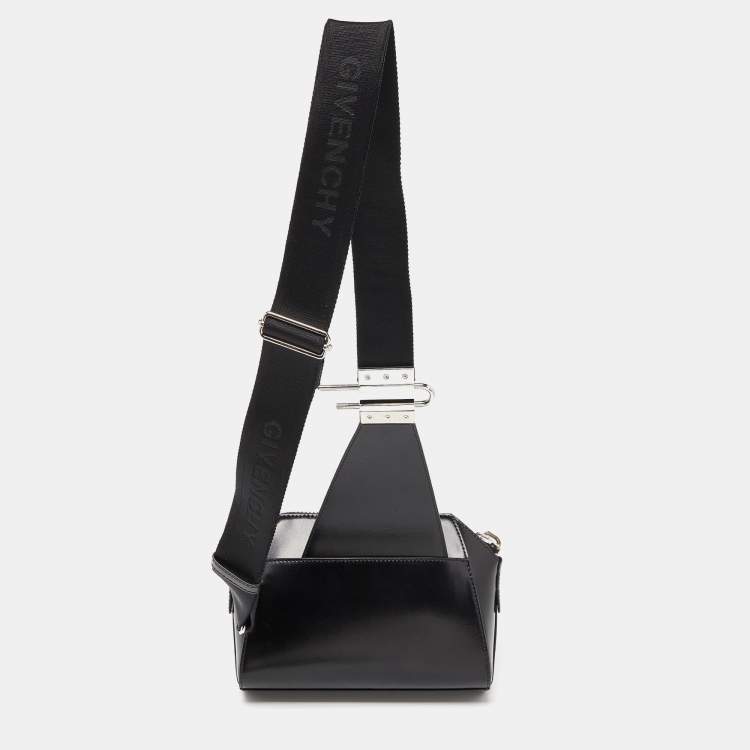 Pre Owned Givenchy Black Leather Antigona Sling Bag
