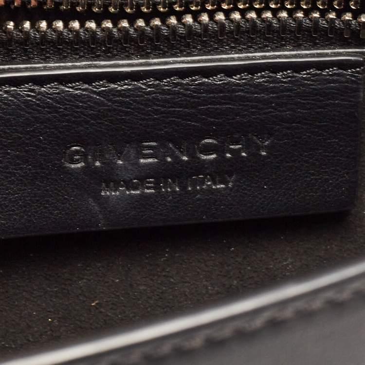 Pre Owned Givenchy Black/White Leather Star Bow Cut Flap Crossbody Bag