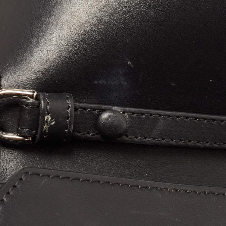 Pre Owned Givenchy Black/White Leather Star Bow Cut Flap Crossbody Bag