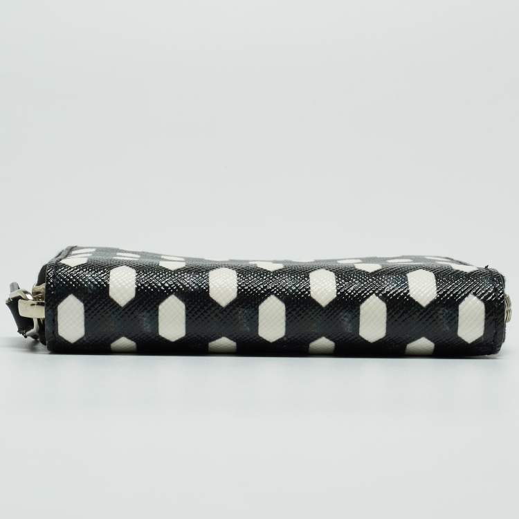 Pre Owned Givenchy Black/White Graphic Print Coated Canvas Zip Around Wallet