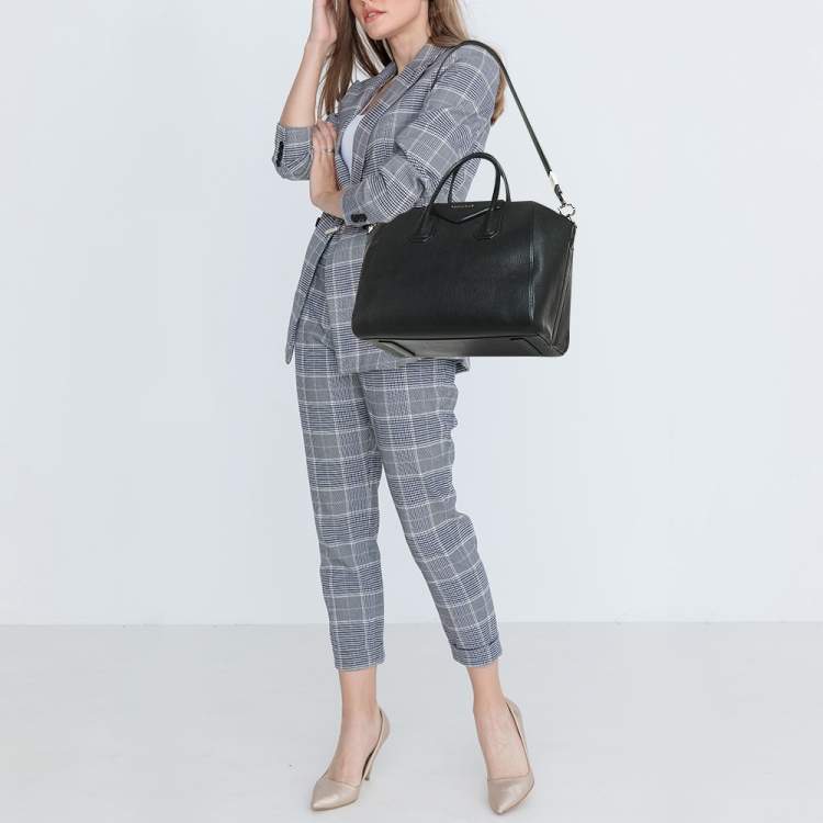 Pre Owned Givenchy Black Leather Medium Antigona Satchel