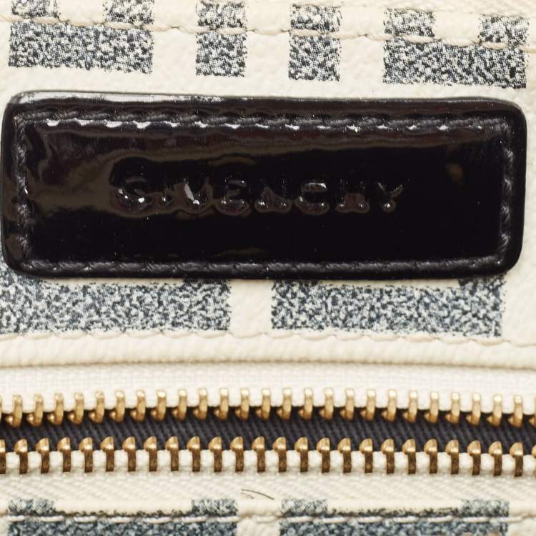 Pre Owned Givenchy Black/Off White Signature Coated Canvas and Patent Leather Hobo