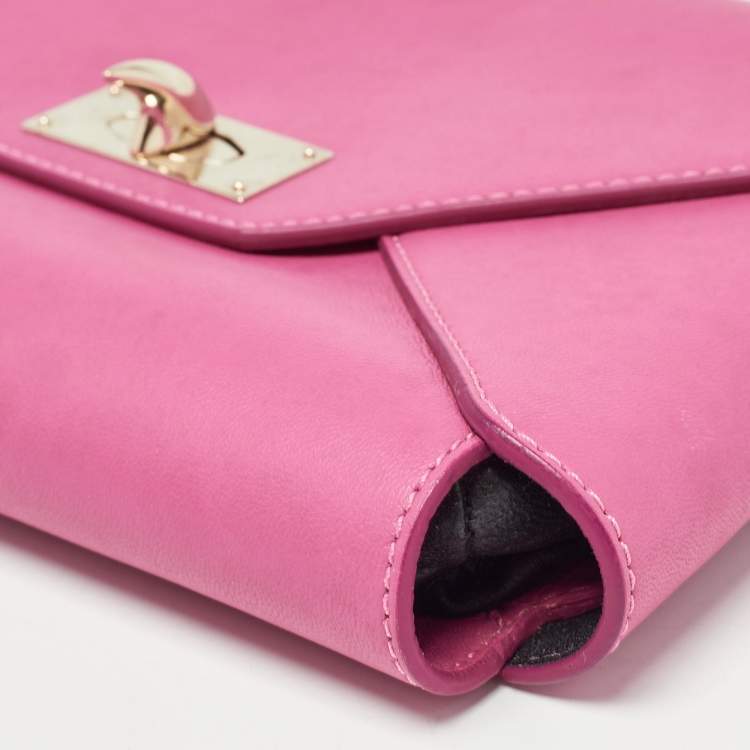 Pre Owned Givenchy Pink Leather Shark Lock Chain Clutch
