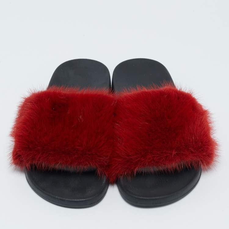 مملوكة مسبقًا Givenchy Red Mink Fur Flat Slides Size 39