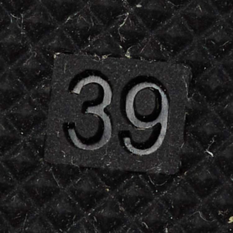 Pre Owned Givenchy Cream Leather 4G Ankle Strap Flat Sandals Size 39