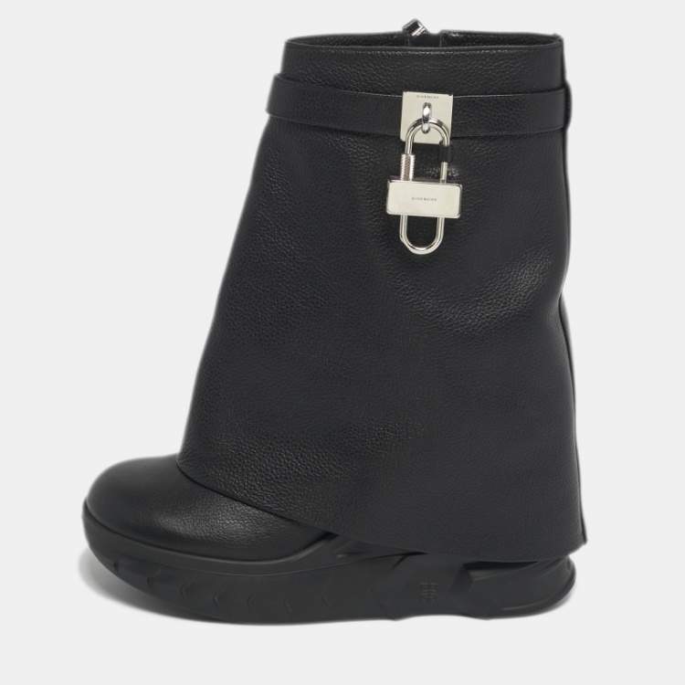 مملوكة مسبقًا Givenchy Shark Lock Size 38 Black Leather Ankle Length Wedge Boots