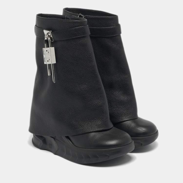 مملوكة مسبقًا Givenchy Shark Lock Size 38 Black Leather Ankle Length Wedge Boots