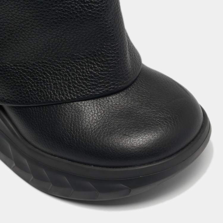 مملوكة مسبقًا Givenchy Shark Lock Size 38 Black Leather Ankle Length Wedge Boots