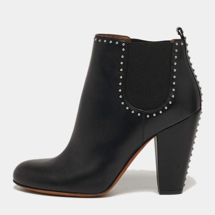 Pre Owned Givenchy Size 40 Black Studded Leather Round Toe Ankle Boots 