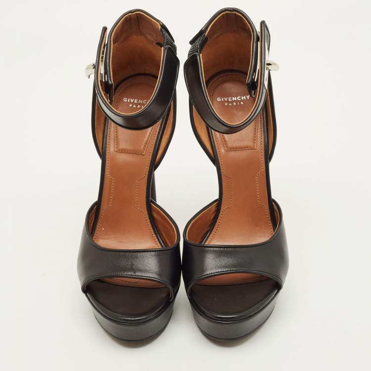 مملوكة مسبقًا Givenchy Shark Tooth Size 37 Black Leather Ankle Strap Sandals