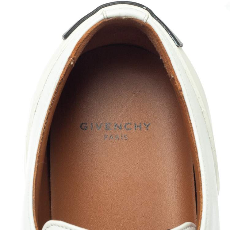Pre Owned Givenchy White/Black Leather And Rubber Logo Print Low Top Sneakers Size 39.5