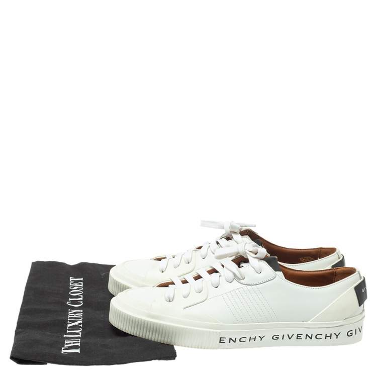 Pre Owned Givenchy White/Black Leather And Rubber Logo Print Low Top Sneakers Size 39.5