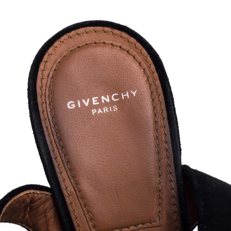 مملوكة مسبقًا Givenchy Black Suede Shark Lock Sandals Size 39