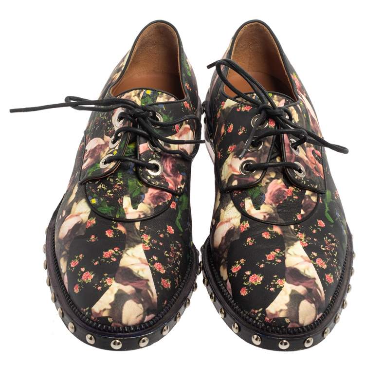 مملوكة مسبقًا Givenchy Black Floral Print Leather Studded Lace Up Derby Size 38