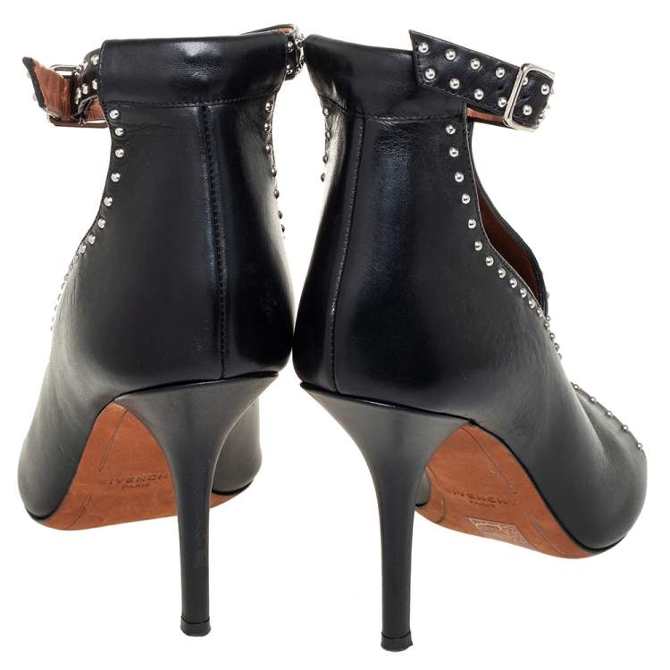 مملوكة مسبقًا Givenchy Black Studded Leather Peep Toe Ankle Strap Sandals Size 38