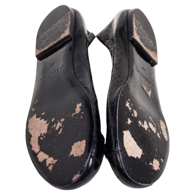 Pre Owned Givenchy Black Crinkled Patent Leather Buckle Detail Ballet Flats Size 40 