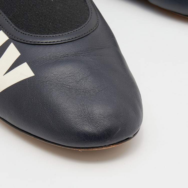 Pre Owned Givenchy Black Leather Graphic Print Ballet Flats Size 39