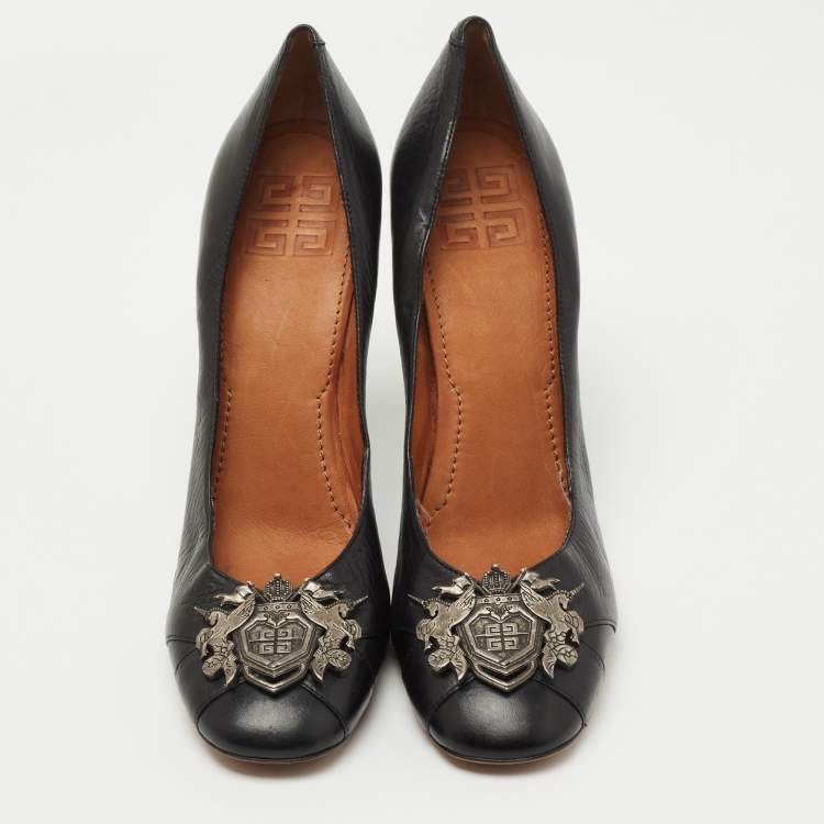 Pre Owned Givenchy Black Leather Metal Logo Pumps Size 40