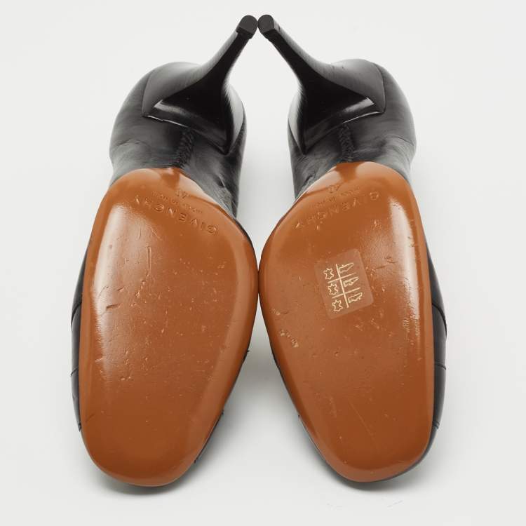 Pre Owned Givenchy Black Leather Metal Logo Pumps Size 40