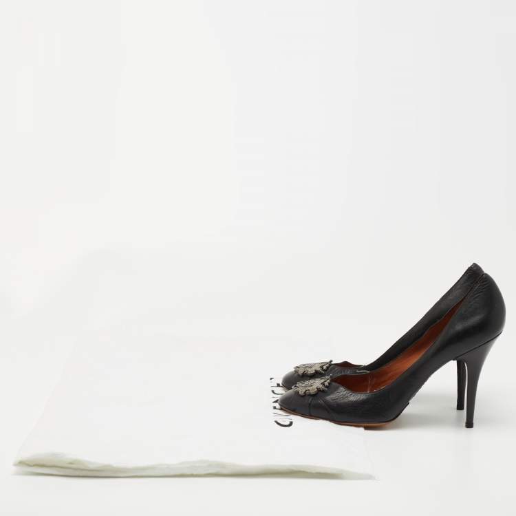 Pre Owned Givenchy Black Leather Metal Logo Pumps Size 40