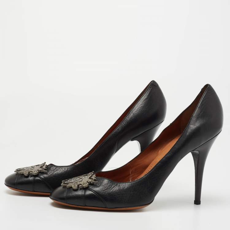 Pre Owned Givenchy Black Leather Metal Logo Pumps Size 40