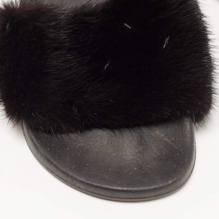 Pre Owned Givenchy Black Mink Fur Pool Slide Sandals Size 39