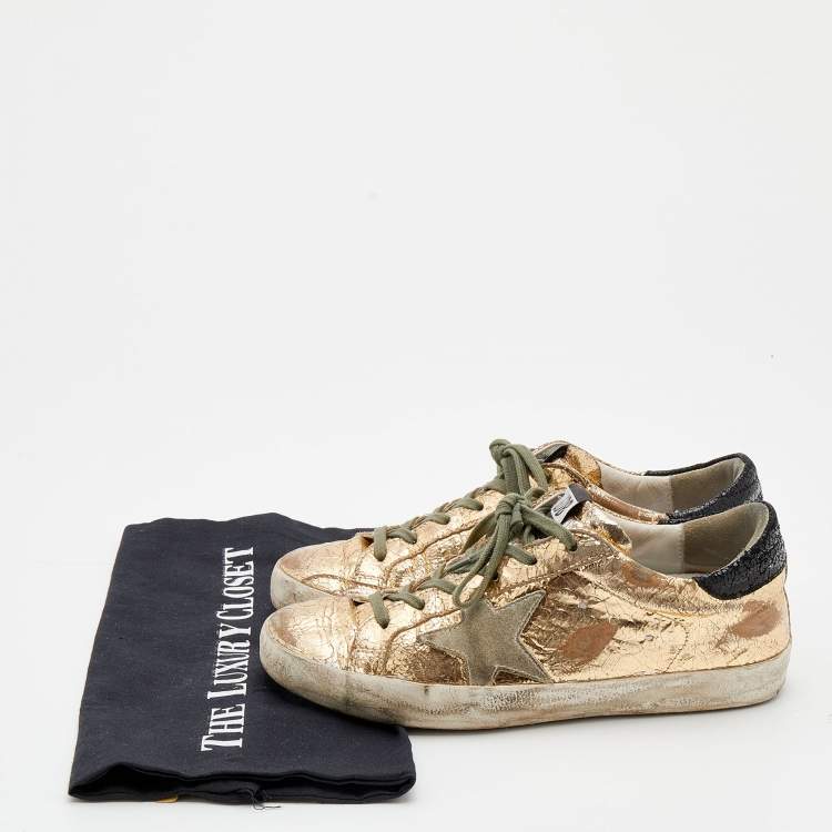 مملوكة مسبقًا Golden Goose Gold Laminated Leather And Suede Superstar Sneakers Size 37