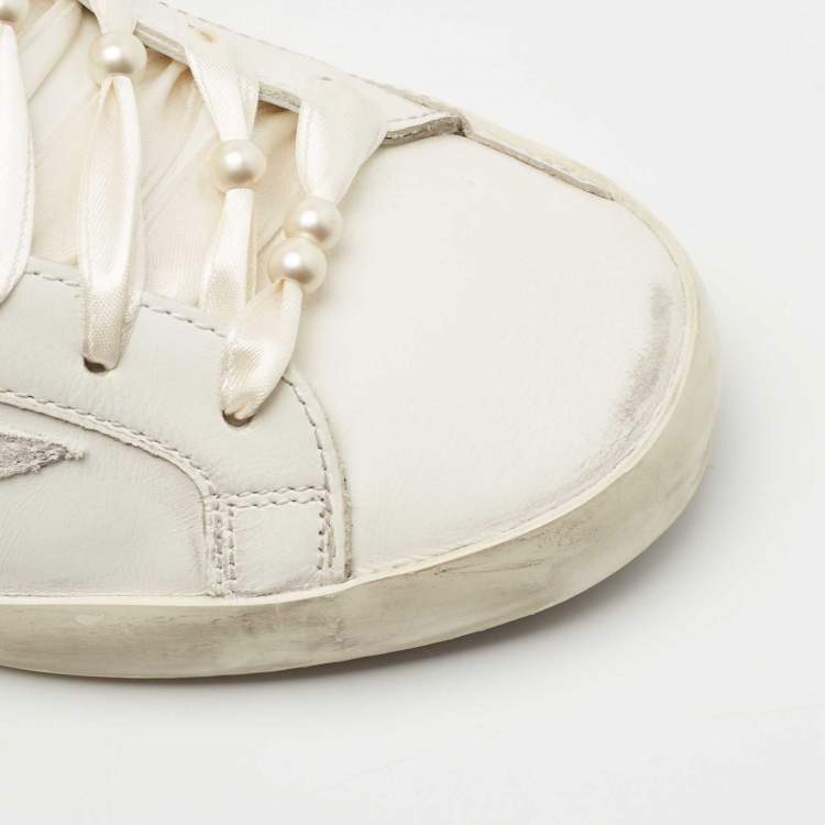 مملوكة مسبقًا Golden Goose White Leather and Glitter Detail Super Star Low Top Sneakers  Size 39