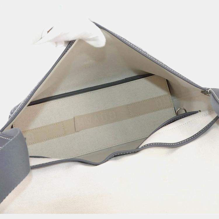 مملوكة مسبقًا Goyard Capetien Mm Shoulder Bag In Pvc And Leather Gray Herringbone