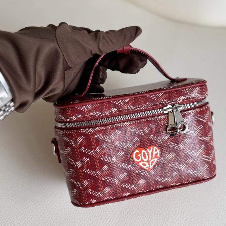 Pre Owned Goyard Red Muse Mini Cosmetic Pouch with Shoulder Strap